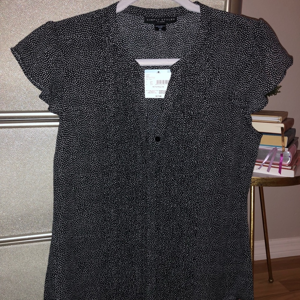 Black & white small polka dot top by Simply Styled
